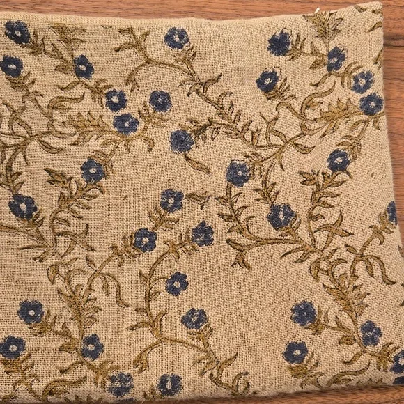 Beautiful Linen Accent Pillow cover - Picture 7 of 8